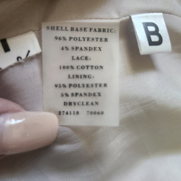 ANN TAYLOR CREAM LACE FLORAL OVERLAY PENCIL SKIRT SIZE 6 - Picture 6 of 6